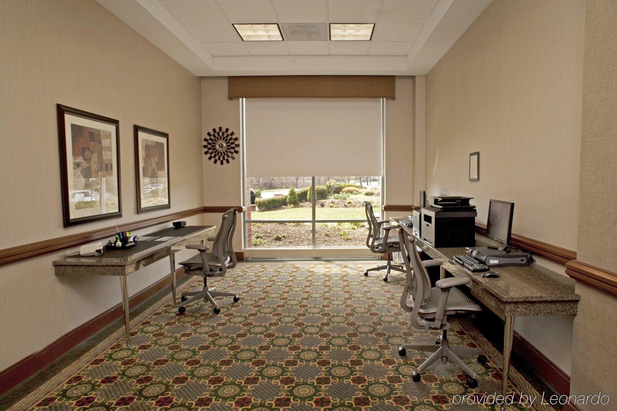 Hotel Embassy By Hilton Baltimore At Bwi Airport